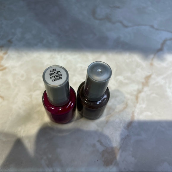Lise watier | 2 nail polish bottles - Picture 4 of 4